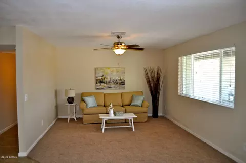 3919 E Laurel Ln, Phoenix, AZ 85028 photo 8