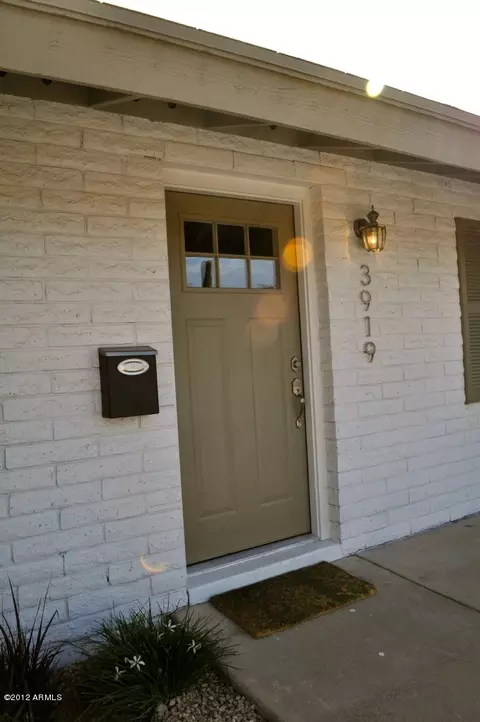 3919 E Laurel Ln, Phoenix, AZ 85028 photo 6