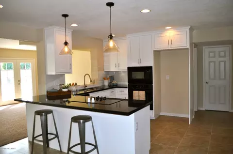 3919 E Laurel Ln, Phoenix, AZ 85028 photo 11