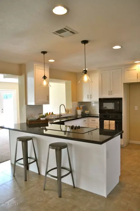3919 E Laurel Ln, Phoenix, AZ 85028 photo 10
