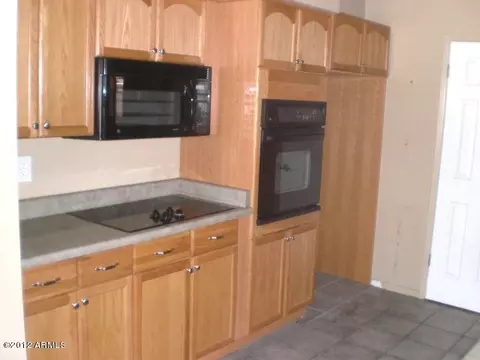 2215 E Coghlan Pl, Phoenix, AZ 85028 photo 10