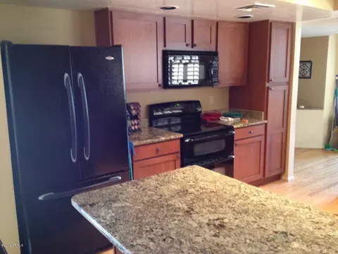 4046 E Round Hill Dr, Phoenix, AZ 85028 photo 2