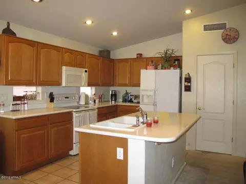 3126 E Oraibi Dr, Phoenix, AZ 85050 photo 5