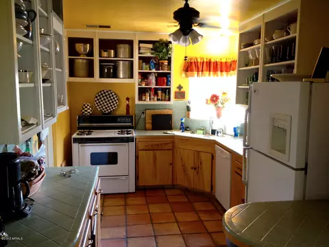 4252 N 33rd St, Phoenix, AZ 85018 photo 3