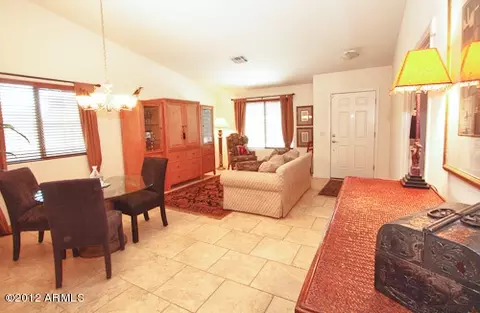 4028 E Navigator Ln, Phoenix, AZ 85050 photo 2