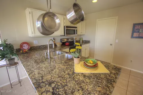 4857 E Abraham Ln, Phoenix, AZ 85054 photo 9