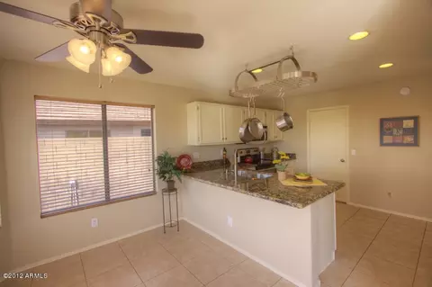 4857 E Abraham Ln, Phoenix, AZ 85054 photo 6