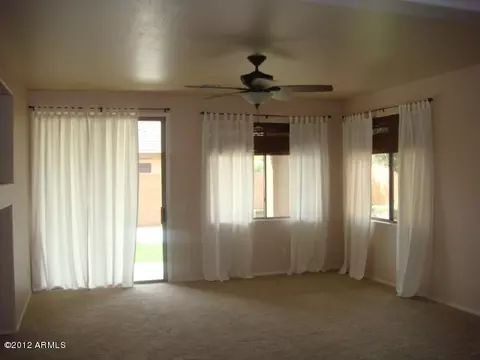 6286 S Sky Ln, Gilbert, AZ 85298 photo 3