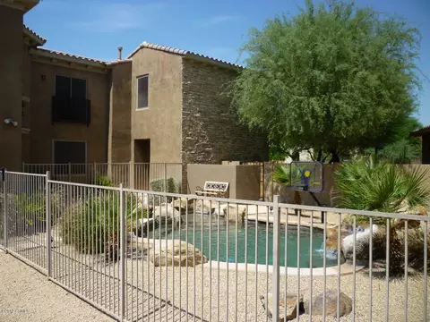3999 E Crest Ln, Phoenix, AZ 85050 photo 27