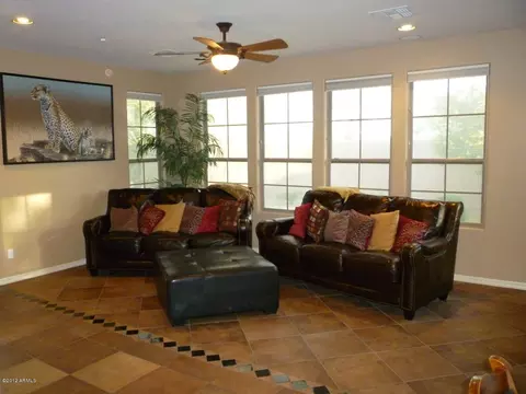 3999 E Crest Ln, Phoenix, AZ 85050 photo 7