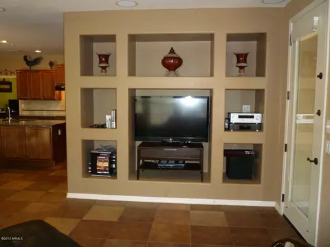 3999 E Crest Ln, Phoenix, AZ 85050 photo 10