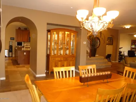 3999 E Crest Ln, Phoenix, AZ 85050 photo 4