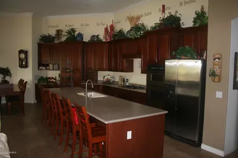 704 E Hampton Ct, Gilbert, AZ 85295 photo 3