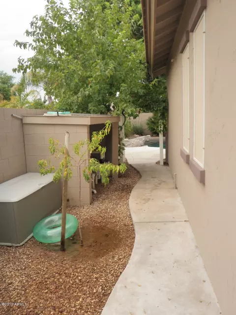 704 E Hampton Ct, Gilbert, AZ 85295 photo 18