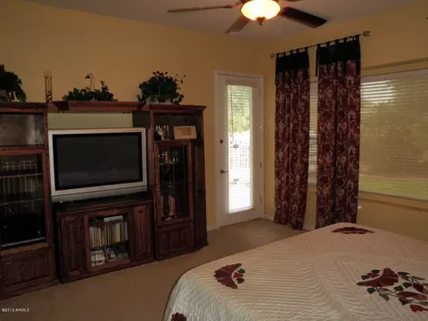 704 E Hampton Ct, Gilbert, AZ 85295 photo 9