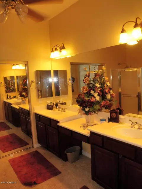 704 E Hampton Ct, Gilbert, AZ 85295 photo 7