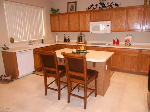 1121 S Roles Dr, Gilbert, AZ 85296 photo 3