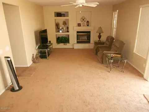 1121 S Roles Dr, Gilbert, AZ 85296 photo 4