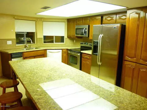 2104 E Manhatton Dr, Tempe, AZ 85282 photo 1