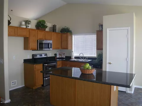 1669 S Cardinal Dr, Apache Junction, AZ 85120 photo 2
