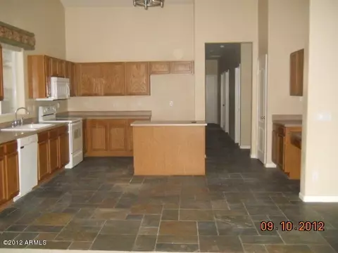 146 E Constitution Ct, Gilbert, AZ 85296 photo 2