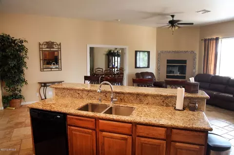 2804 E Gary Way, Phoenix, AZ 85042 photo 13