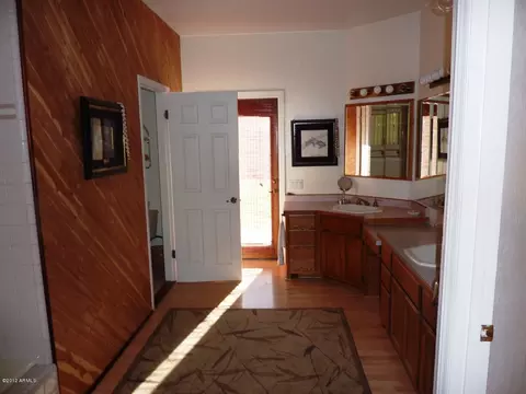 517 E Meadows Ln, Gilbert, AZ 85234 photo 5