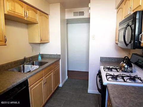 1219 E Pecan Rd, Phoenix, AZ 85040 photo 2