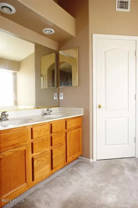 2052 E Willow Wick Rd, Gilbert, AZ 85296 photo 7