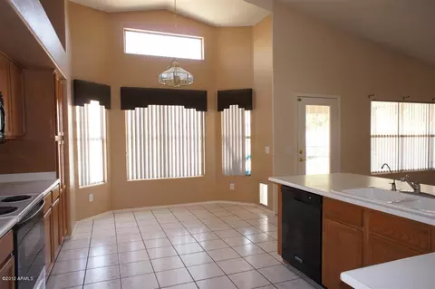 2052 E Willow Wick Rd, Gilbert, AZ 85296 photo 5
