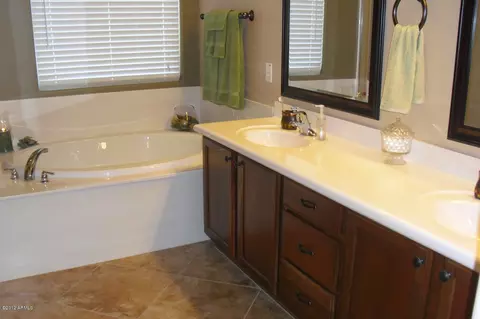 3074 E Maplewood St, Gilbert, AZ 85297 photo 28