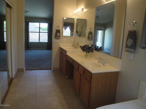 890 E Betsy Ln, Gilbert, AZ 85296 photo 17