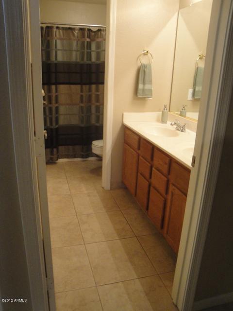 890 E Betsy Ln, Gilbert, AZ 85296 photo 12
