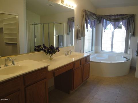 890 E Betsy Ln, Gilbert, AZ 85296 photo 18