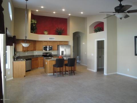890 E Betsy Ln, Gilbert, AZ 85296 photo 4