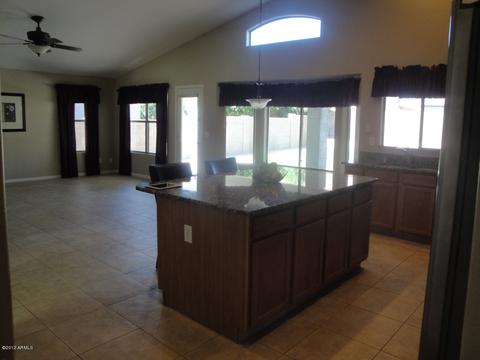 890 E Betsy Ln, Gilbert, AZ 85296 photo 3