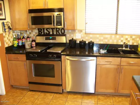 526 E Milada Dr, Phoenix, AZ 85042 photo 17