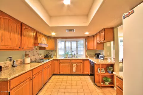 120 E Glenn Dr, Phoenix, AZ 85020 photo 2