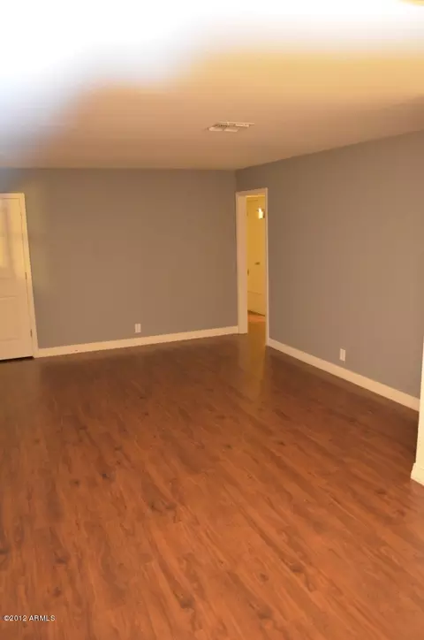 235 E Butler Dr, Phoenix, AZ 85020 photo 10
