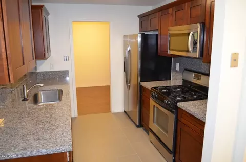 235 E Butler Dr, Phoenix, AZ 85020 photo 8