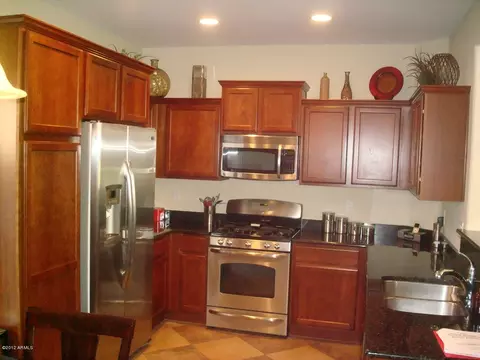 3972 E Cat Balue Dr, Phoenix, AZ 85050 photo 3