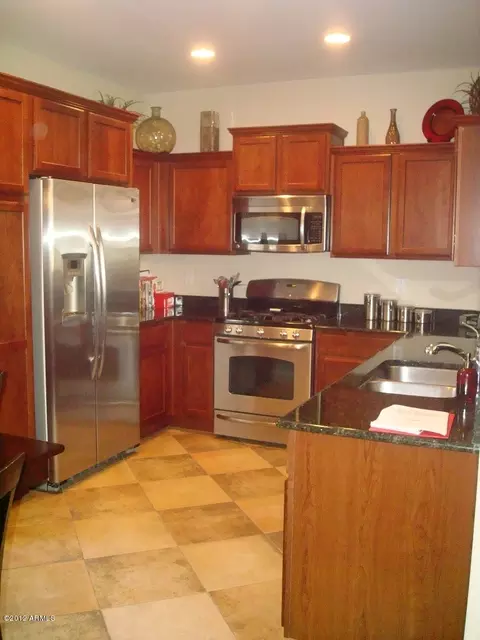 3972 E Cat Balue Dr, Phoenix, AZ 85050 photo 9