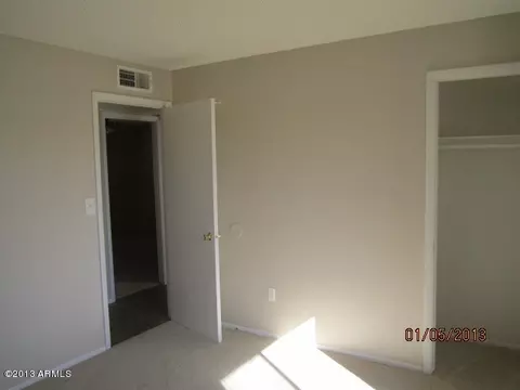 3434 E Laurel Ln, Phoenix, AZ 85028 photo 2
