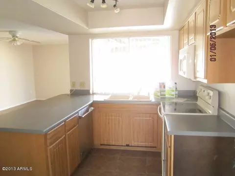 3434 E Laurel Ln, Phoenix, AZ 85028 photo 10