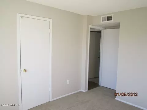 3434 E Laurel Ln, Phoenix, AZ 85028 photo 4