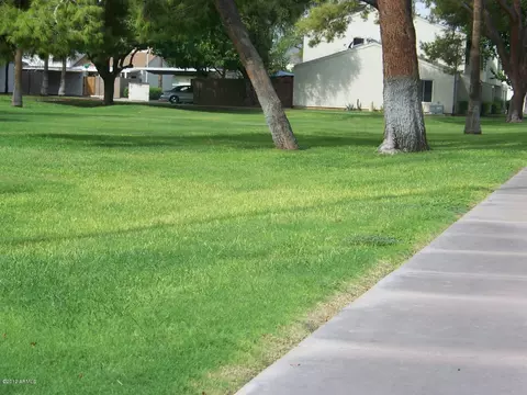 721 E Vaughn Dr, Tempe, AZ 85283 photo 2