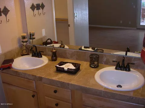 2909 E Claire Dr, Phoenix, AZ 85032 photo 6