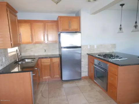 931 E Oregon Ave, Phoenix, AZ 85014 photo 4