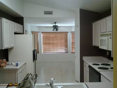 2240 E Aire Libre Ave, Phoenix, AZ 85022 photo 3