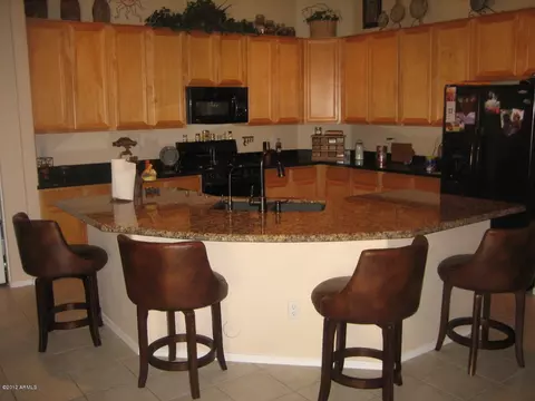 528 E Gail Dr, Gilbert, AZ 85296 photo 3